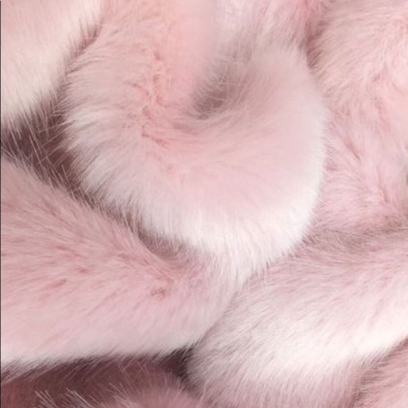 Meet your Posher, Noora - Picture 1 of 1